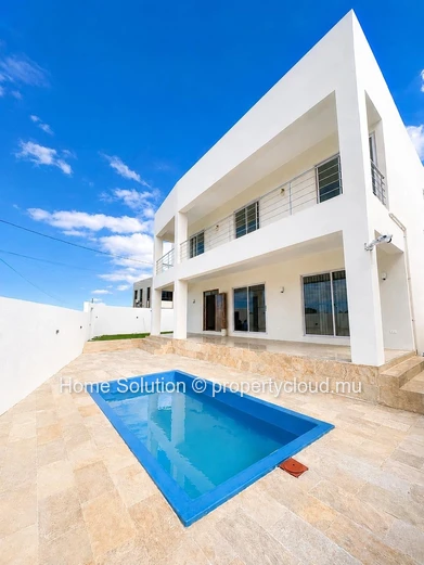 Villa À Vendre – Grand Baie, Chemin Vingt Pieds