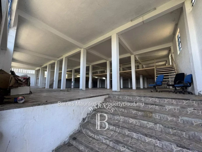 GOODLANDS - Warehouse - 1,415 m²