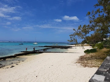 For Rent - Beachfront Penthouse in Blue Bay