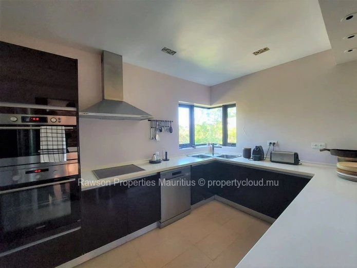 Villa De 6 Chambres A Vendre A Bel Ombre 