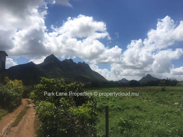 Excellent Investment Opportunity in Saint Pierre – 6 acres gricultural land