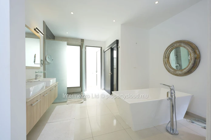 Title tag Villa for sale Mont Mascal – Private 6-villa residence | Intermezzo