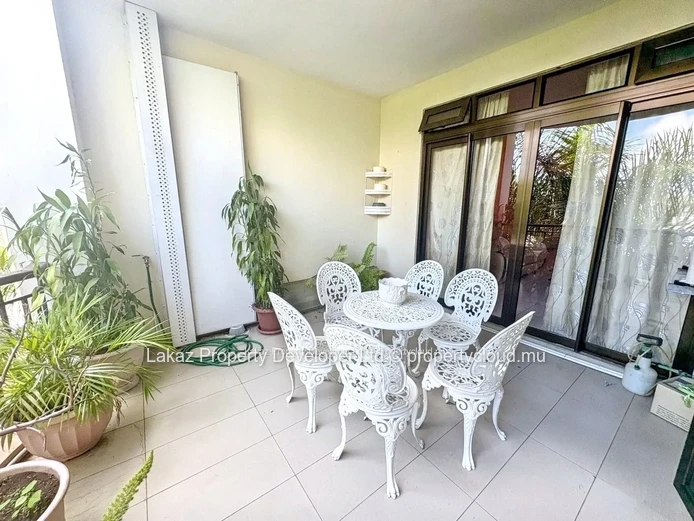 Elegant 3-BR Apartment in Quatre Bornes with Modern Amenities