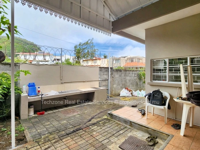 Maison spacieuse de 4 chambres à Sodnac,Quatre Bornes-ouverte aux étrangers