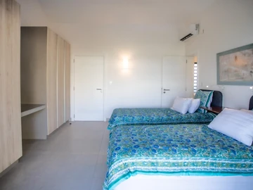 5 Bedroom Villa