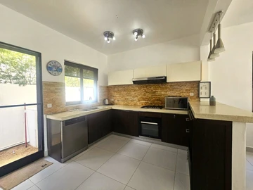 4 Bedroom Townhouse, Duplex