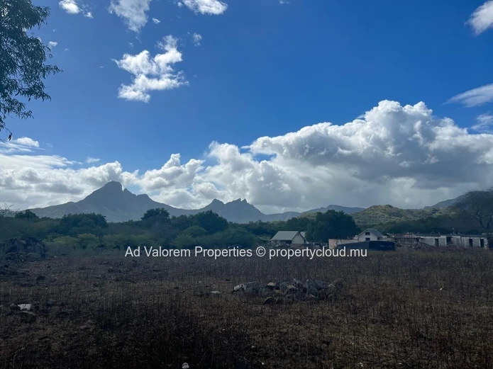 2,470m² Residential Land for Sale in Rivière Noire