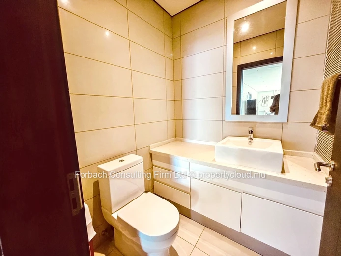 Grand Baie La Croisette- elegant apartment accessible to foreigners 