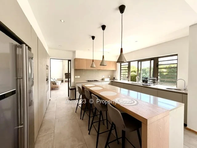 Maison / Villa - 4 chambres - Moka - Ref. MA98505LO