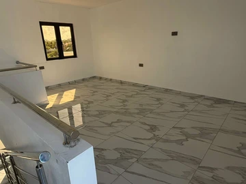 5 Bedroom Villa