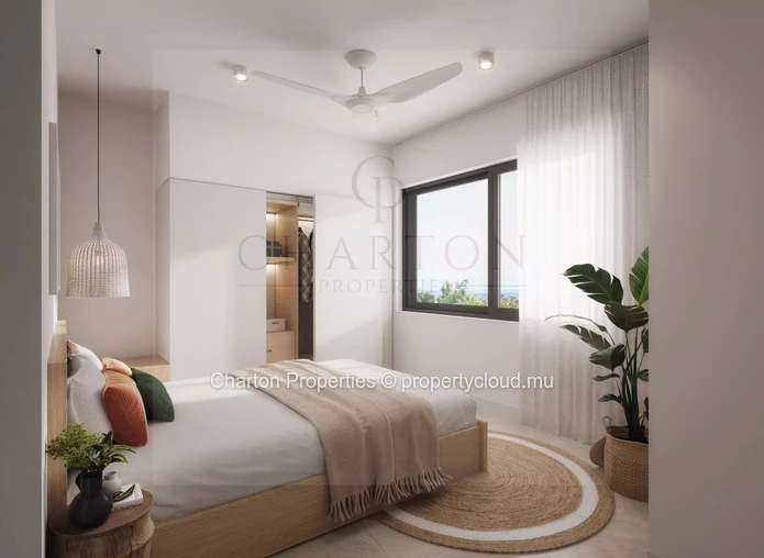 2-bedroom ground floor apartment just steps from Tamarin beach