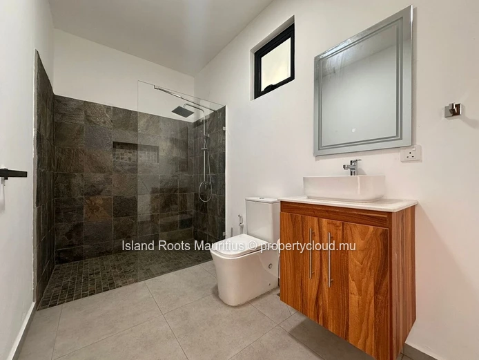 À vendre : belle maison de trois chambres avec piscine à Cap Malheureux.
