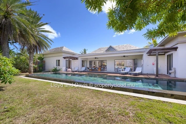4-Bedroom En-Suite Villa with Office in Grand Baie