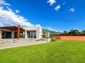 4 Bedroom Villa