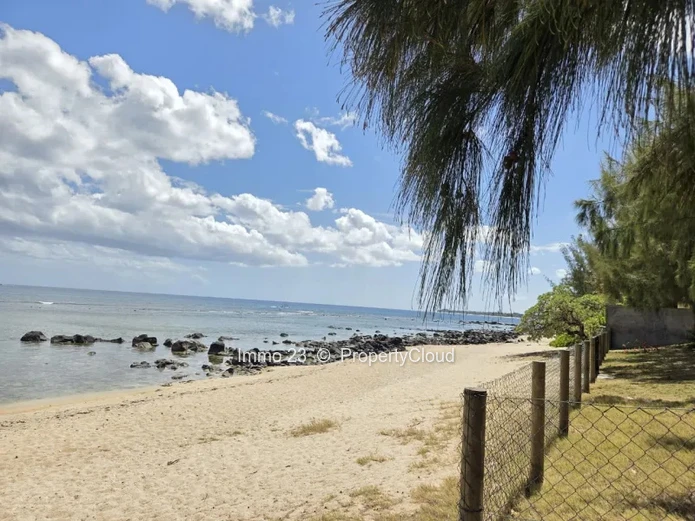 Houses / Villas - 5 bedrooms - Tamarin