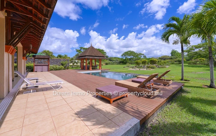 Spacious Tropical Villa On A Huge Land With Mountain Views & Sea Access At Tamarina Golf Resort - Mauritius