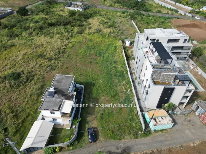 Spacious land of 1272 m² 