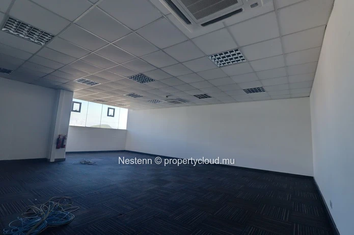 Modern Office Space for Rent – 302.20 m²