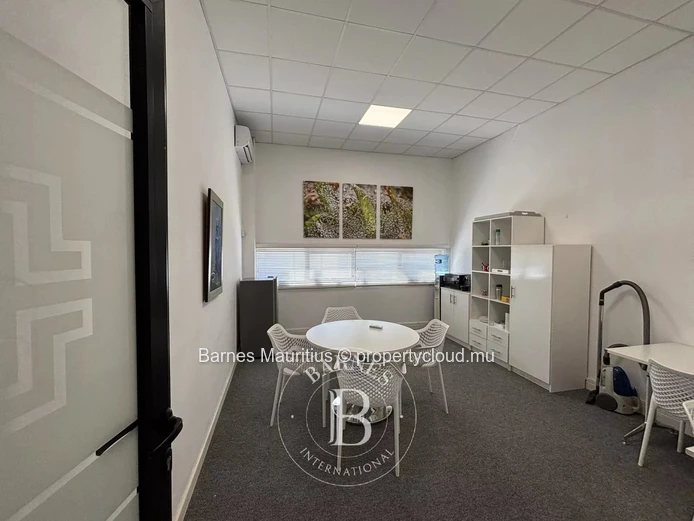 CALEBASSES - Espace Bureau - 70 m²