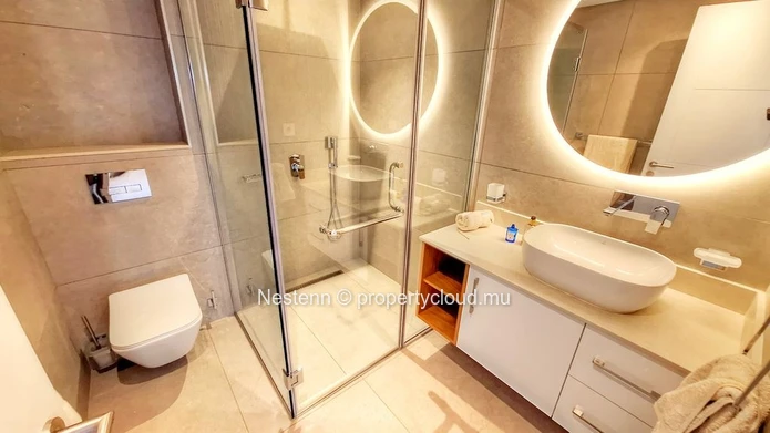 Superbe penthouse flambant neuf de 3 chambres