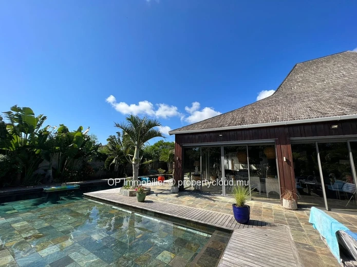 Villa de 4 chambres avec piscine privée à vendre à Péreybère