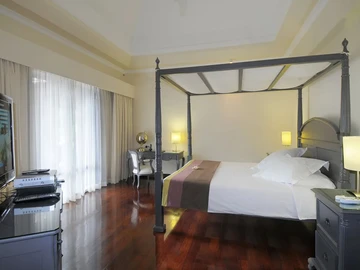 5 Bedroom Villa