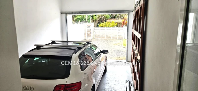 Maison à Vendre – Vieux Quatre-Bornes