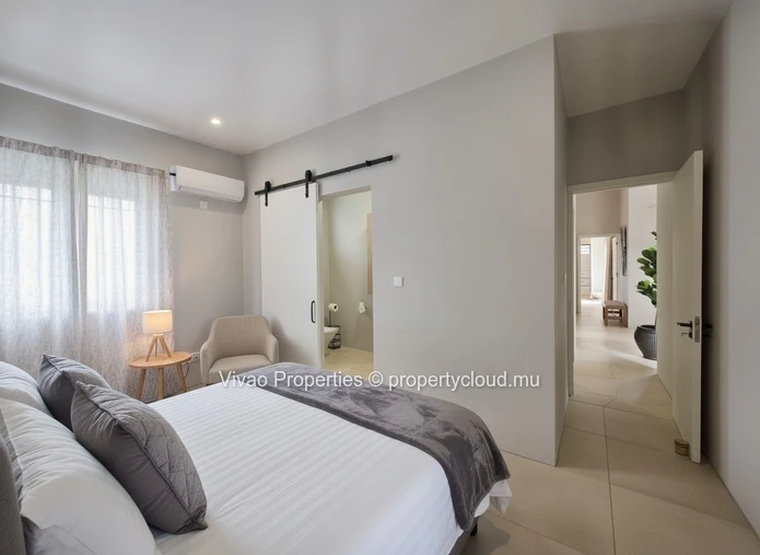 Villa individuelle de 2 chambres en-suite avec piscine privée à louer à Péreybère