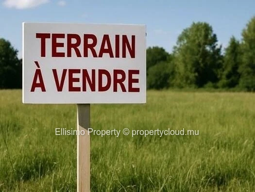 À vendre – Grand terrain de plus 2 arpents à Grand Baie, emplacement stratégique