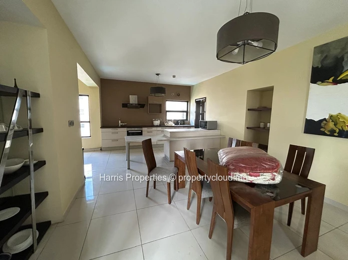 Superbe penthouse sur deux niveaux à vendre à Quatre Bornes