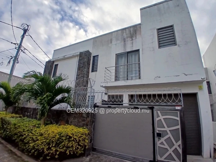 2 Bedrooms Furnished Apartment for Rent – Mont Choisy