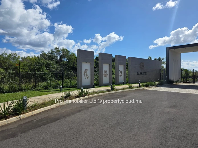 La Salette Estate . 3 TERRAINS RESIDENTIEL À VENDRE ,NOUVEAU MORCELLEMENT SÉCURISÉ À GRAND BAIE