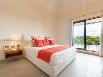 6 Bedroom Villa