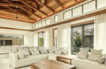 4-bedroom villa with private pool for sale in Balaclava