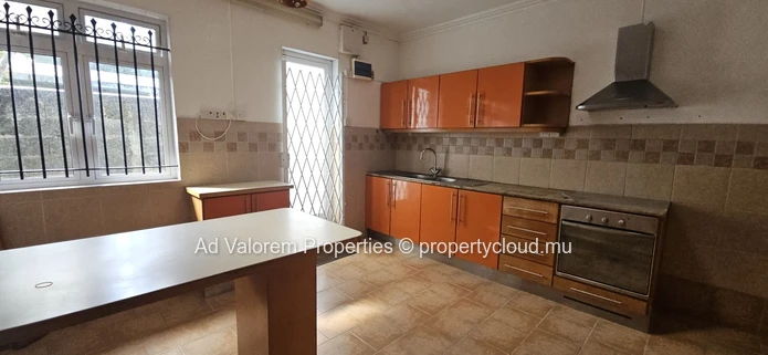 Spacieuse maison familiale à vendre à Curepipe!