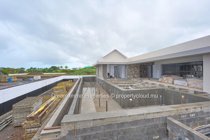 Prestigieuse villa de 5 chambres avec vue golf & accès mer au Parc de Mont Choisy – Ile Maurice