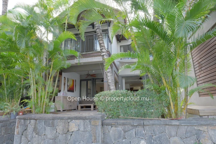 IRS VILLA for sale in Rivière Noire, Black River. 248m² living space, private pool, boat mooring.