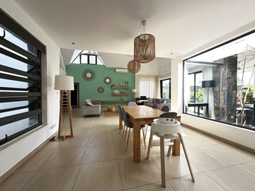 4 Bedroom Villa
