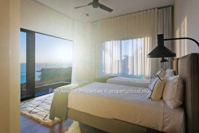 BLACK RIVER– Prestigious 5-Bedroom villa