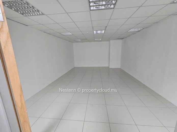Bureau de 270 m² 