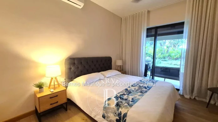 BELLE VUE - luxury Garden Apartment - 4 bedrooms ensuite