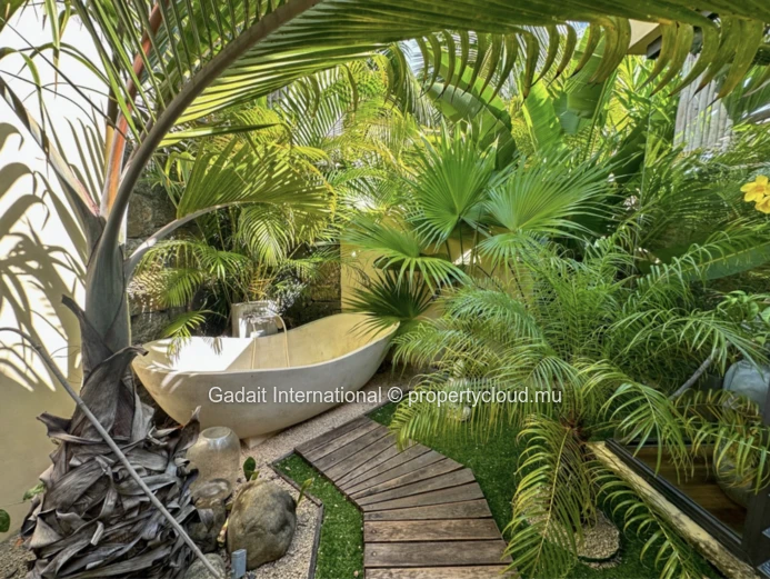 Luxury Tropical Villa with Pool, Boat Access & Premium Amenities in Rivière Noire, Mauritius