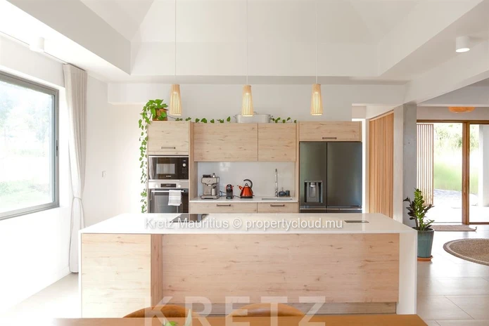 Entre réserve naturelle et golf : une villa contemporaine d'exception