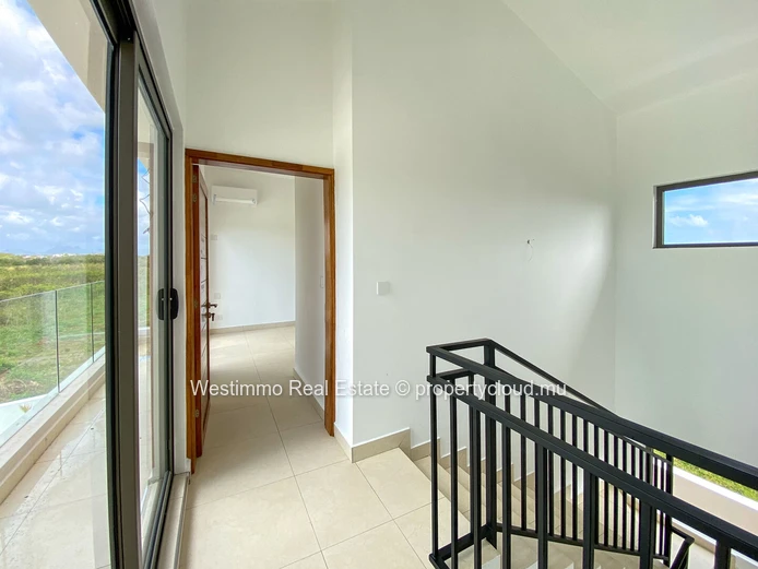 Villa neuve de 3 chambres à vendre à Péreybère