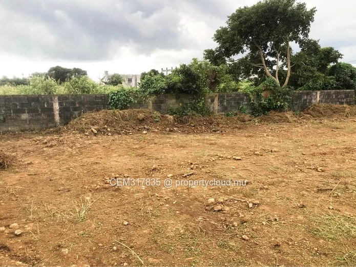 Terrain Résidentiel à Vendre 5,59 Perches Chacun – La Marie, Vacoas 