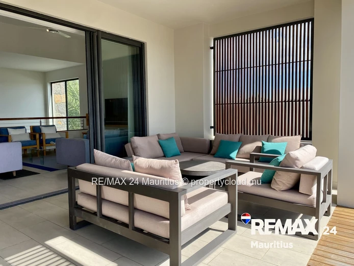 Exclusive Penthouse with Pool and Splendid Views over Tamarin