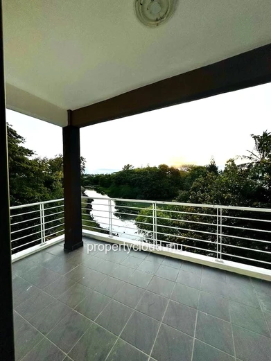 Flic en Flac superbe appartement 3 chambres avec piscine, ascenseur et belle terrasses
