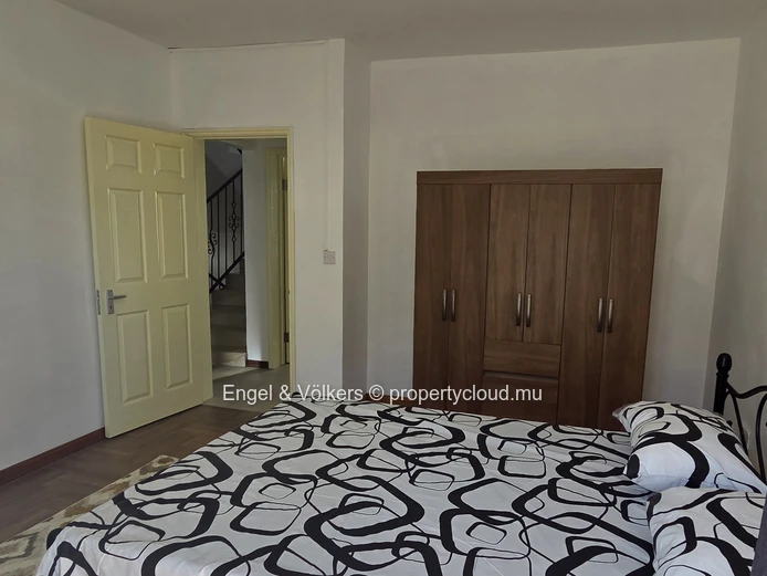 Comfortable 3-Bedroom Triplex for Long-Term Rent in the Heart of Grand Baie