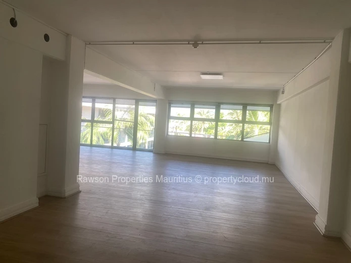  142m² Bureau à louer à Grande Rivière Noire