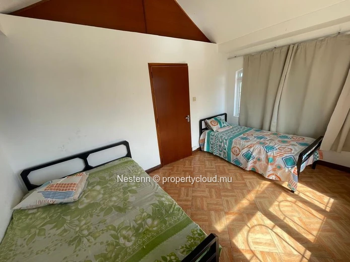 Spacious 6-bedroom house with private pool and underground garage
